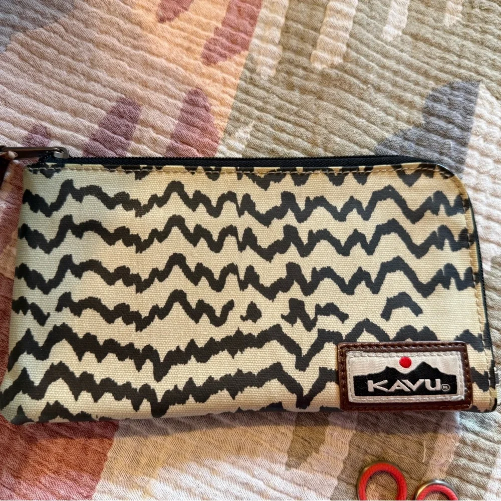 KAVU Clutch wallet